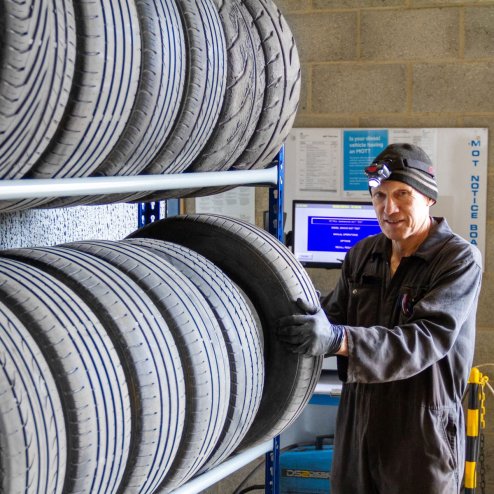 2 Tyre Racking Units Wheel Storage Boltless Steel Shelving Bay Blue Garage Mechanic Workshop Heavy Duty 450kg Capacity Rack 3 Tier 48 Tyres 185 x 180 x 40cm 2 FREE Rubber Mallets 4 FREE Bay Connectors