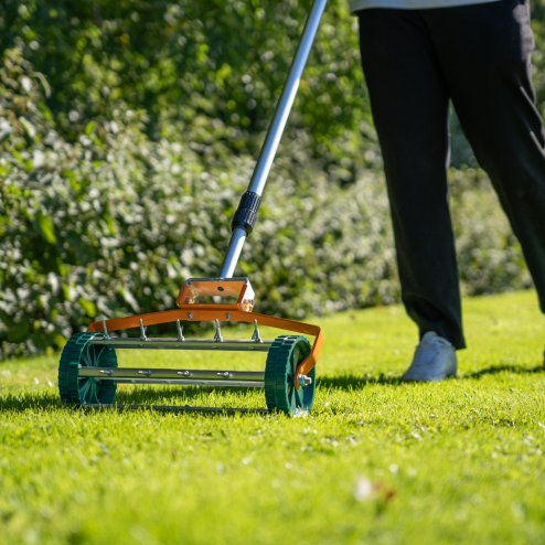Lawn Leveller & Aerator Manual Grass Roller 3.8cm Spikes 50cm x 32cm Orange Levelling Rake Lute Removable Dual Purpose Extendable Handle 1.15 - 1.9m Easy Grip Heavy Duty Steel Aluminium Garden Tool