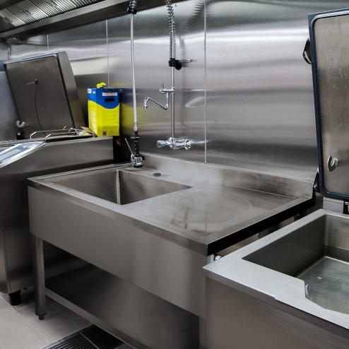 Catering Sink Stainless Steel Commercial Kitchen Restaurant Bar Utility Single Bowl Right Hand Drainer Free Standing Lower Storage Shelf Adjustable Feet Splashback 90 x 120 x 60cm FREE Strainer Plug