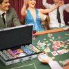 SPORTNOW 500-Piece Poker Chips Set with Aluminium Case, Holdem Poker Set with Mat, 11.5g Numbered Poker Chips, Two Decks of Cards, Dealer, Five Dices