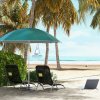 Outsunny 2m UV Protection Fishing Beach Umbrella Brolly Shelter w/ Side Panel Tent Green
