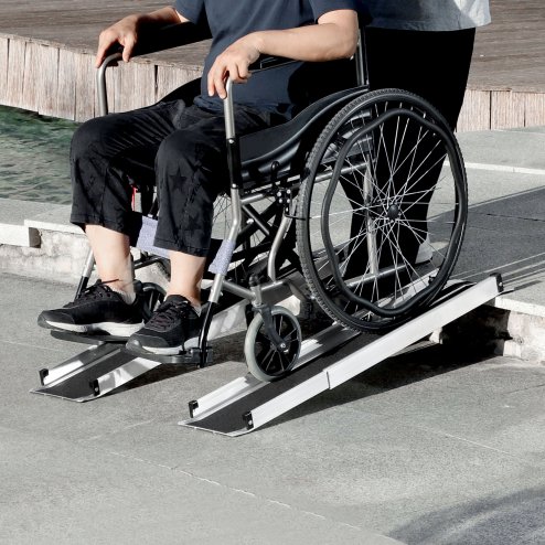 HOMCOM 2PCS Telescopic Wheelchair Ramps, 2.5-4FT/ 75-122cm, 270kg, Folding Aluminium Door Threshold Ramps for Home, Mobility Scooters, Doorways, Steps, Stairs, with Non-slip Surface, Carrying Bag