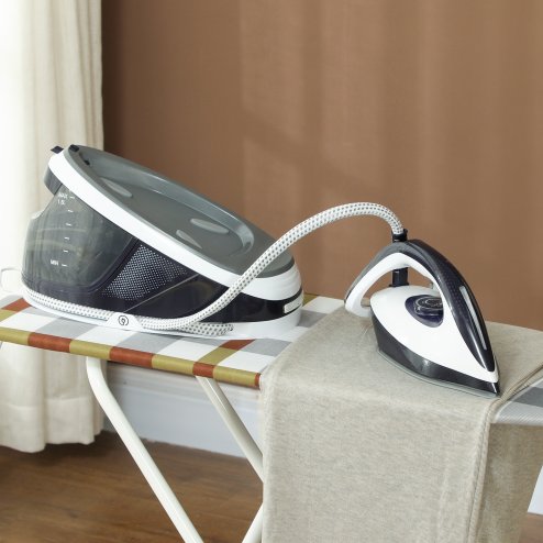 HOMCOM Steam Generator Iron with ECO Mode, Self-Cleaning, Powerful Vertical Steam, Automatic Shut-Off, Ceramic Non-stick Soleplate, Large 1.5L Detachable Water Tank, 8 Bar, 2600W, Blue