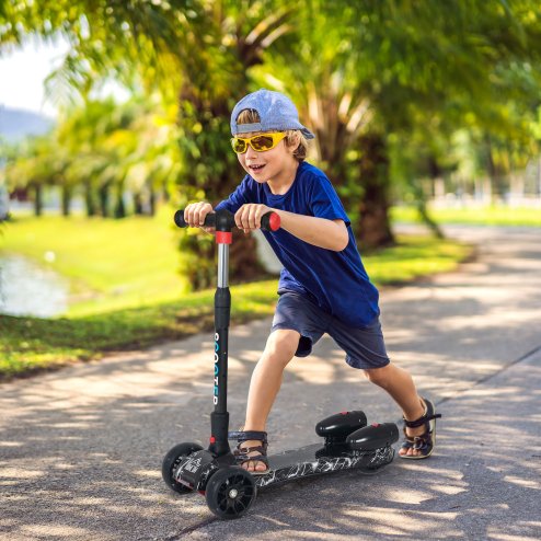 HOMCOM Kids Scooter, 3 Wheel Foldable Kick Scooter Adjustable Height w/ Flashing Wheels, Music, Water Spray for 3-6 Years, Black