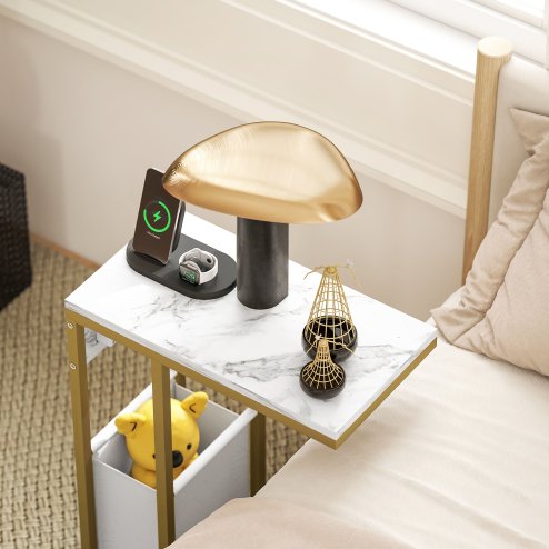HOMCOM C Shaped Side Table with Storage and Charging Station, Faux Marble Narrow Bedside Table with Fabric Storage Bag and Steel Frame for Living Room, Bedroom, White