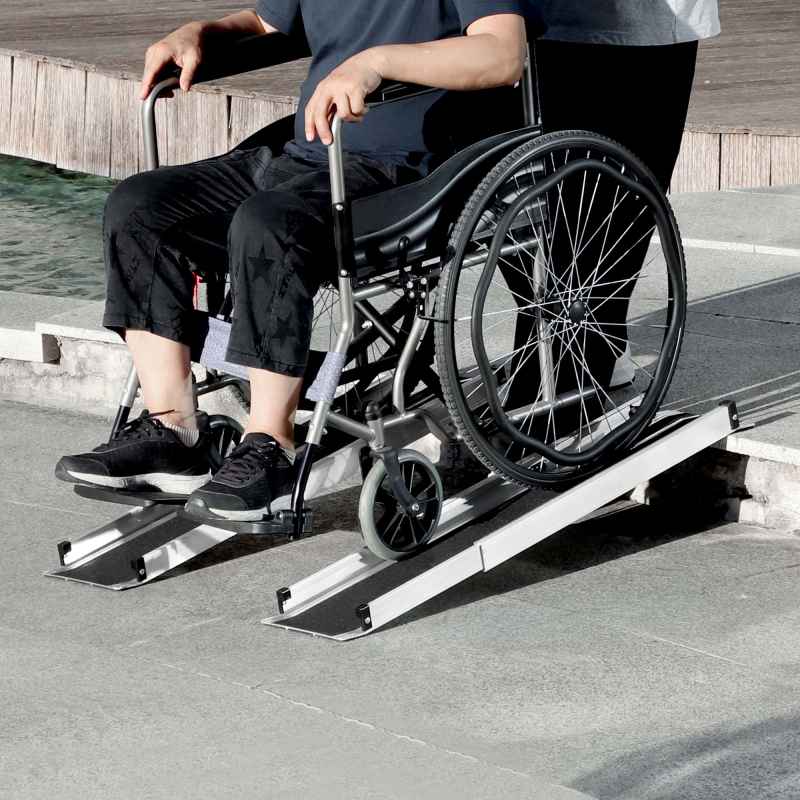 HOMCOM 2PCS Telescopic Wheelchair Ramps, 2.5-4FT/ 75-122cm, 270kg, Folding Aluminium Door Threshold Ramps for Home, Mobility Scooters, Doorways, Steps, Stairs, with Non-slip Surface, Carrying Bag