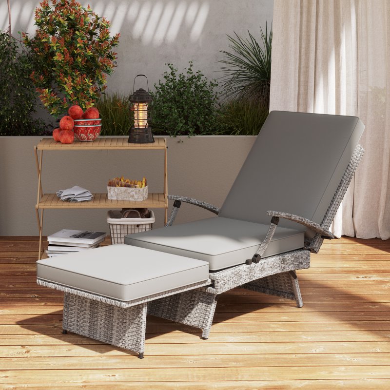 Outsunny Outdoor PE Rattan Recliner Chair with Cushion, Foldable Design Garden Recliner Chair with Retractable Footrest and Adjustable Back with 80 Degree Recline